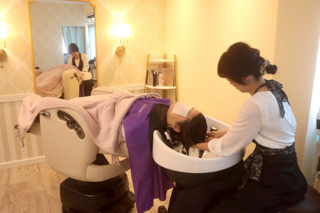 シャンプー台への移動なし！完全プライベートサロン